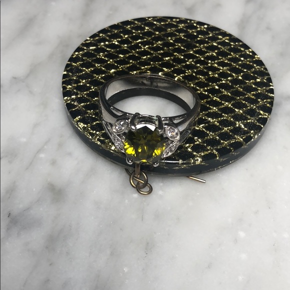 Light Green ring - Picture 7 of 8